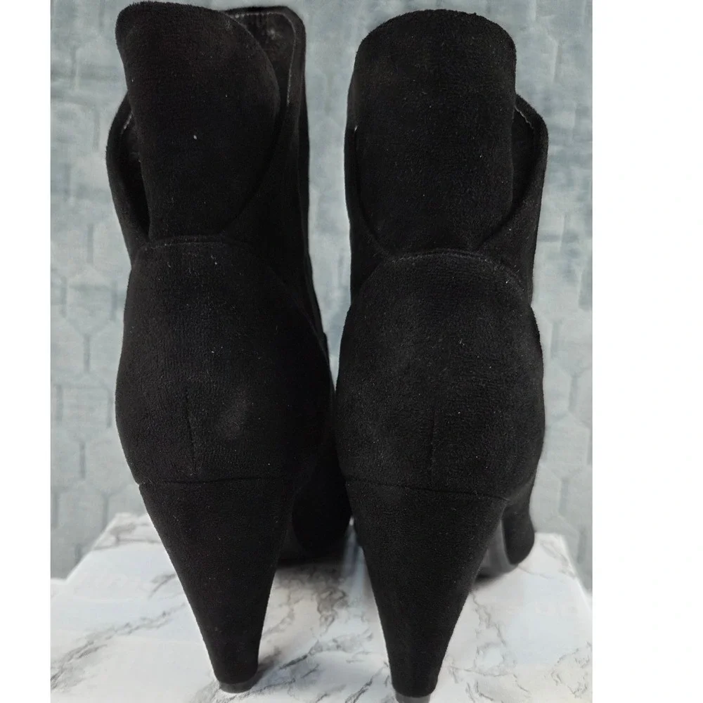 GC Black Faux Suede Pointed Toe Petal Shaft Ankle Boots Womens‎ 8.5 CYRUS